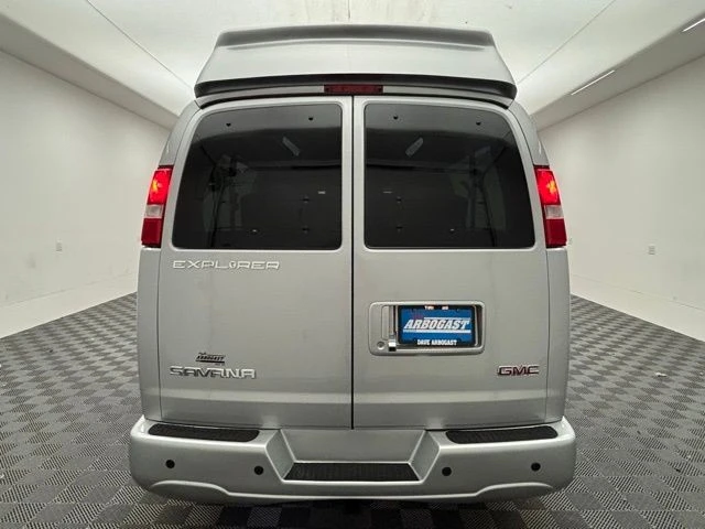 2022 GMC Savana - Image 10 of 21