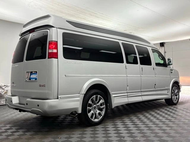 2022 GMC Savana - Image 9 of 21