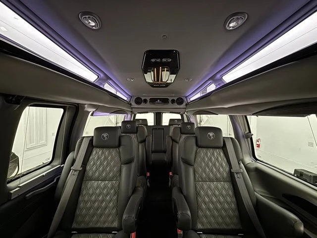 2022 GMC Savana - Image 3 of 21