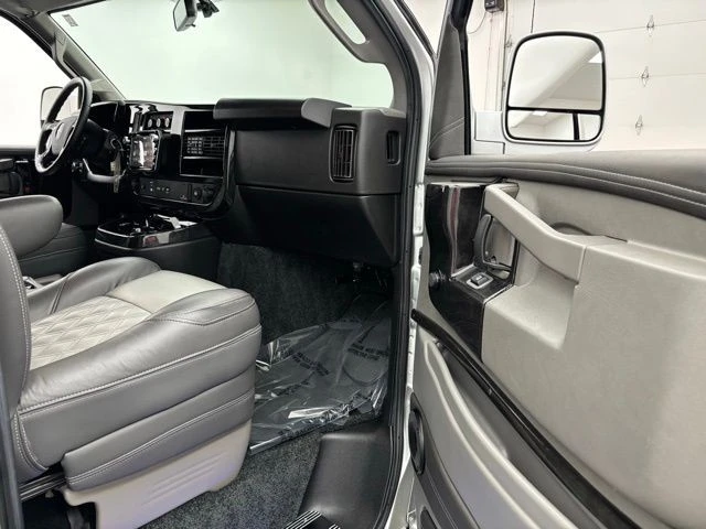 2022 GMC Savana - Image 21 of 21