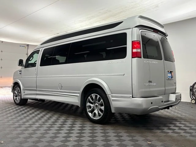 2022 GMC Savana - Image 15 of 21