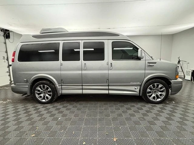 2022 GMC Savana - Image 5 of 21