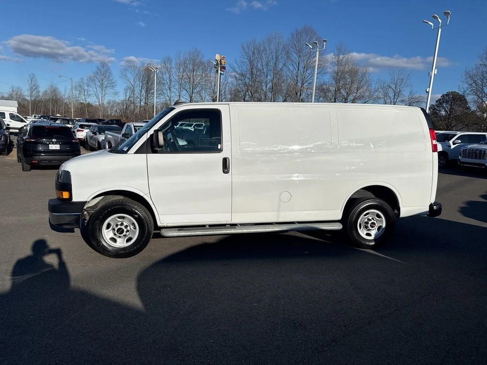 2022 GMC Savana - Image 2 of 21