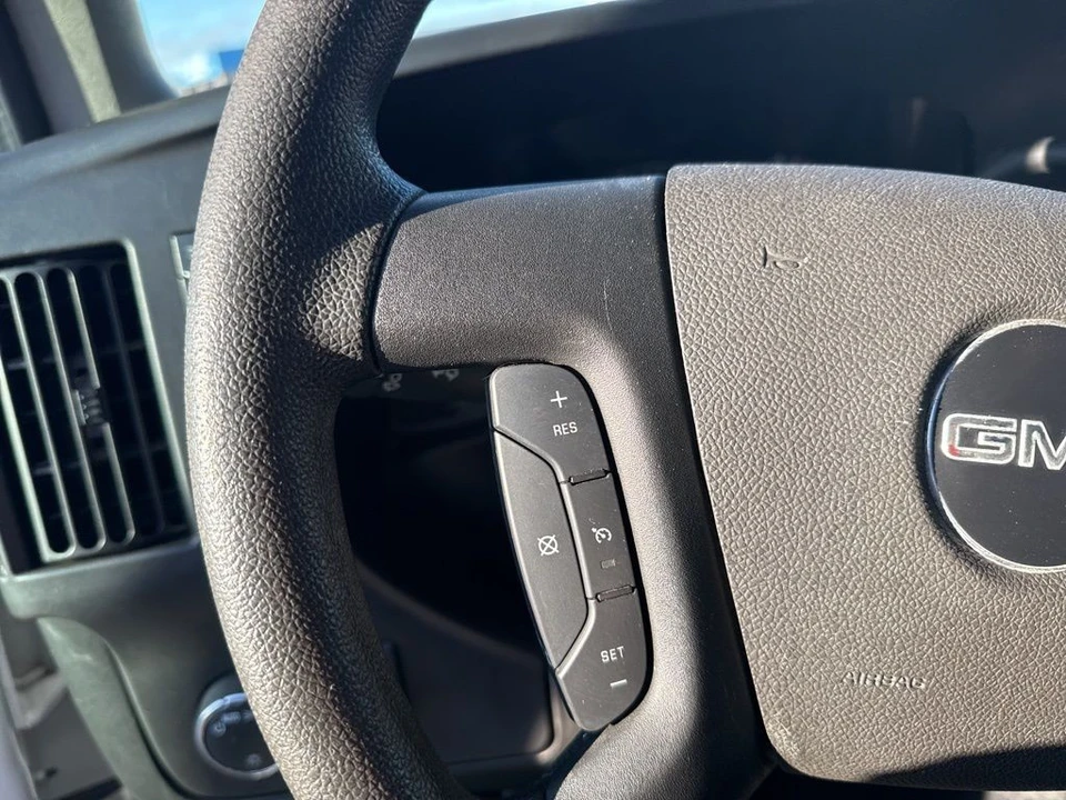 2022 GMC Savana - Image 13 of 21