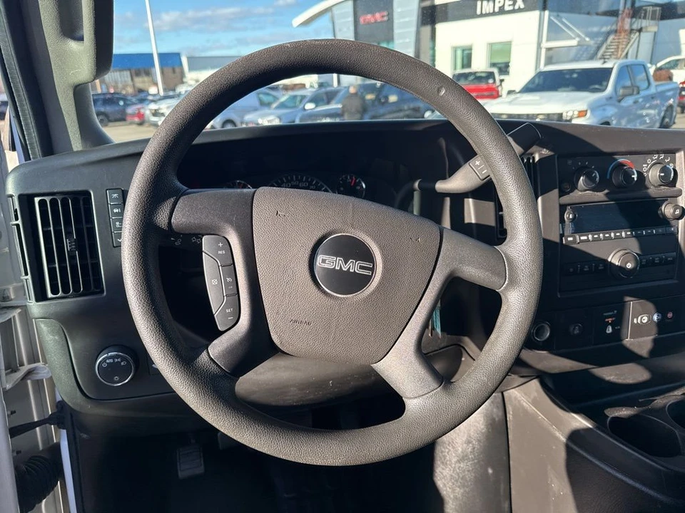 2022 GMC Savana - Image 12 of 21