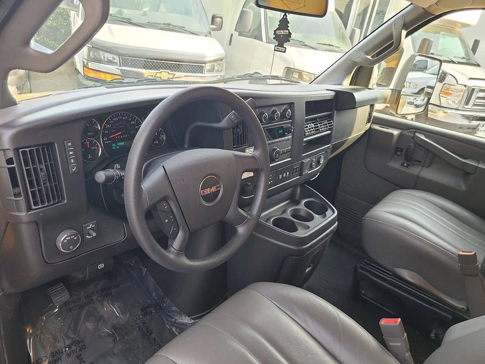 2022 GMC Savana - Image 12 of 21