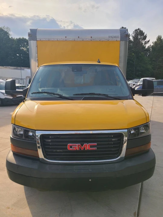 2022 GMC Savana - Image 9 of 21
