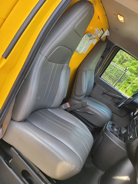 2022 GMC Savana - Image 15 of 21