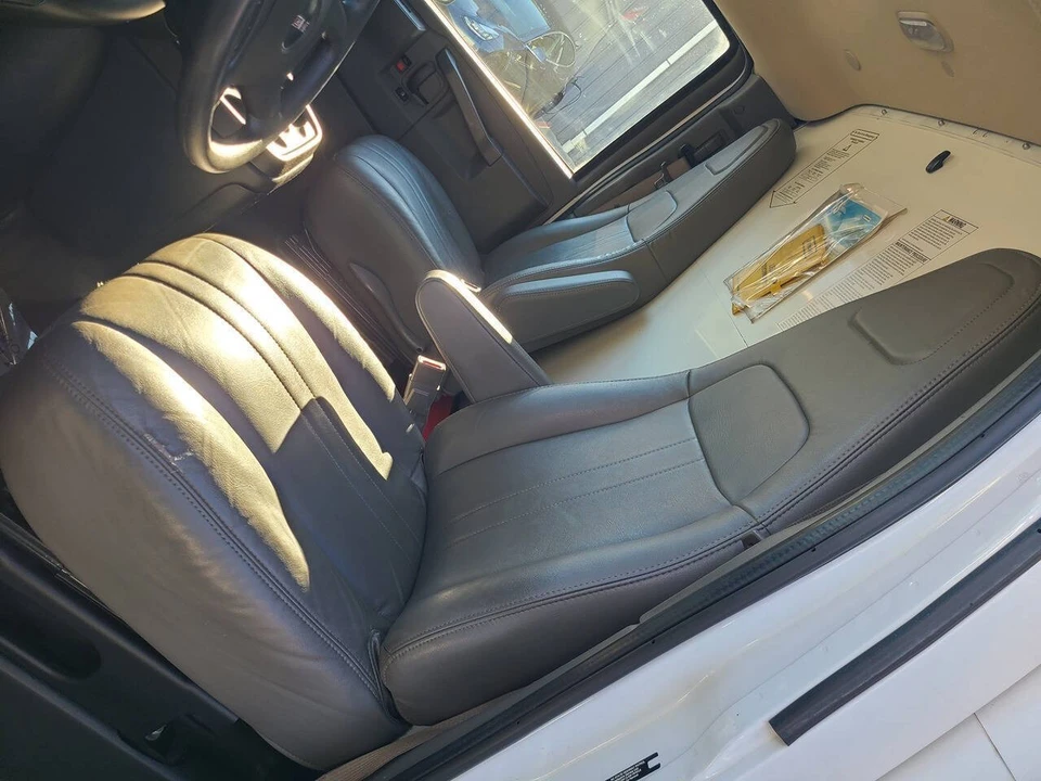 2022 GMC Savana - Image 12 of 21
