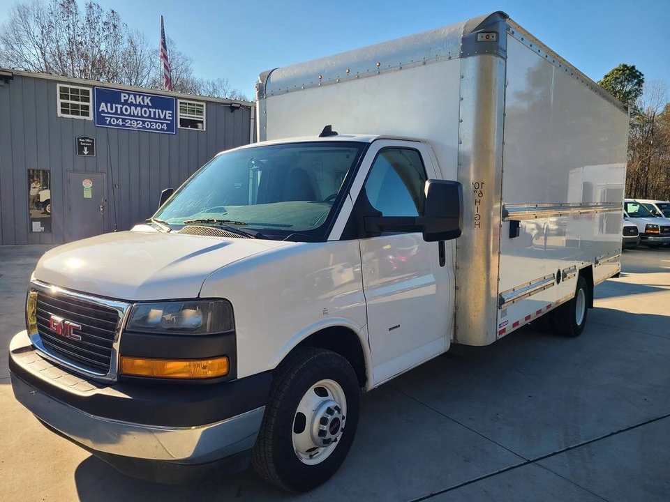2022 GMC Savana - Image 3 of 21