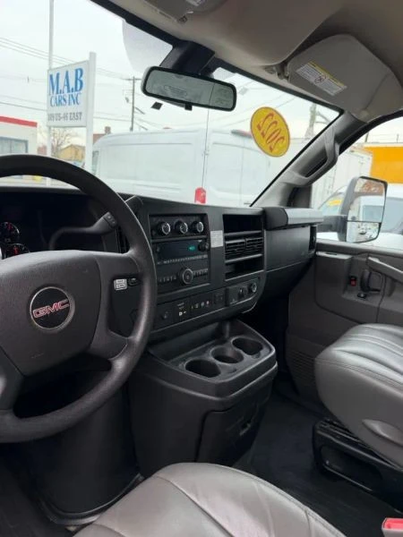 2022 GMC Savana - Image 7 of 8