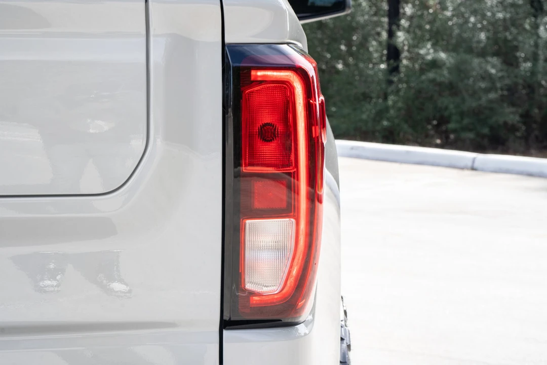 2022 GMC Sierra 5th Gen - Image 23 of 31