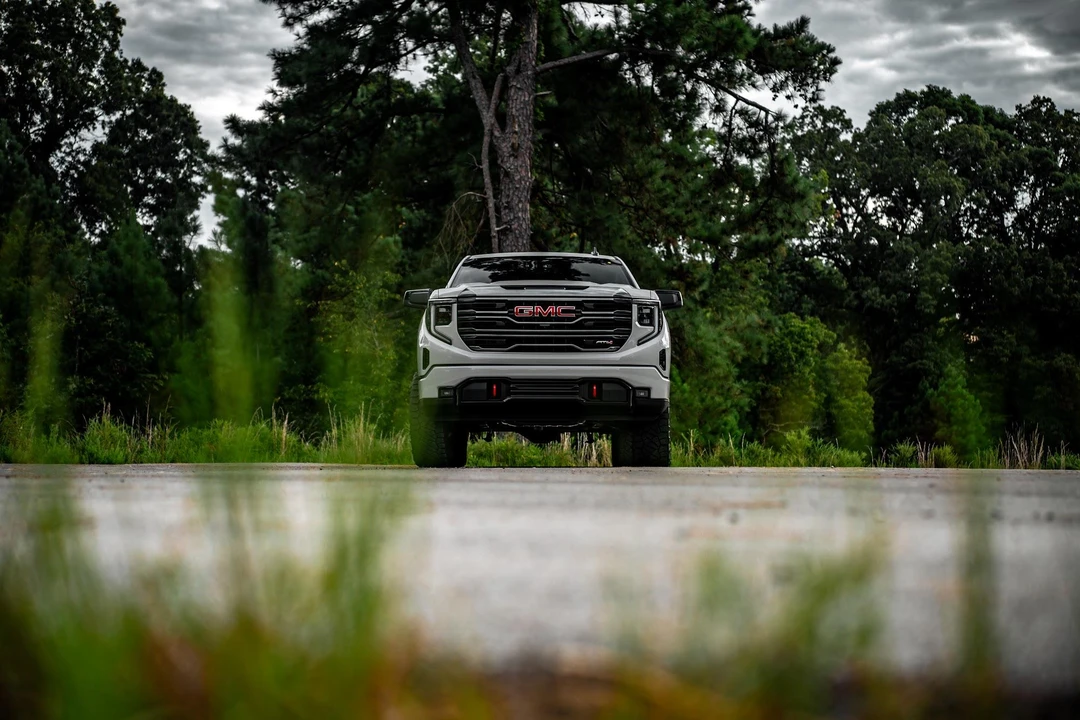 2022 GMC Sierra 5th Gen - Image 15 of 31
