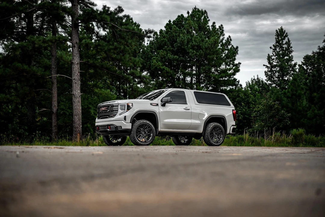 2022 GMC Sierra 5th Gen - Image 2 of 31