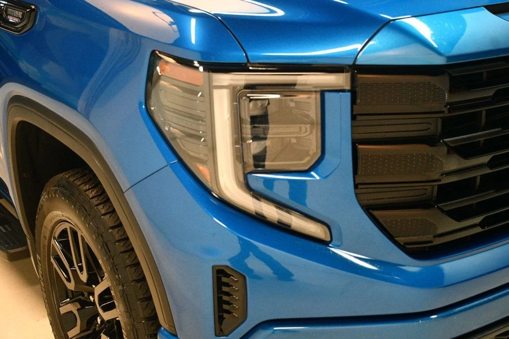 2022 GMC Sierra 5th Gen - Image 9 of 12