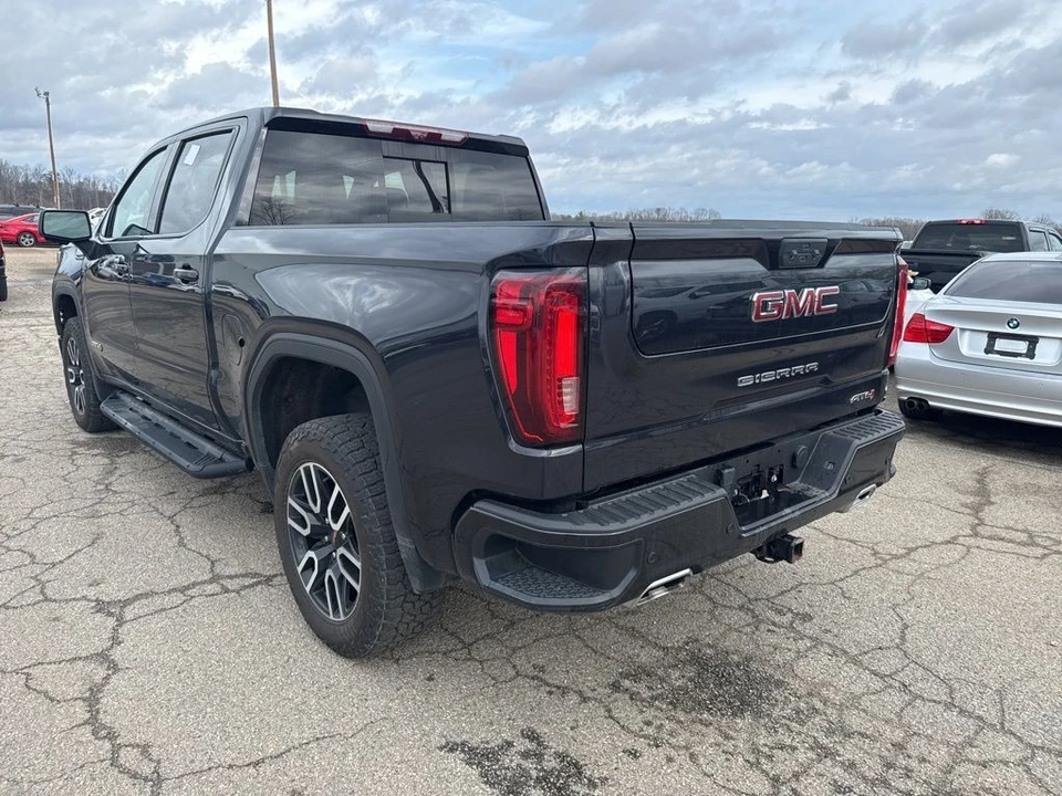2022 GMC Sierra 5th Gen - Image 2 of 8