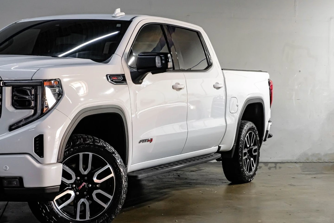 2022 GMC Sierra 5th Gen - Image 9 of 12