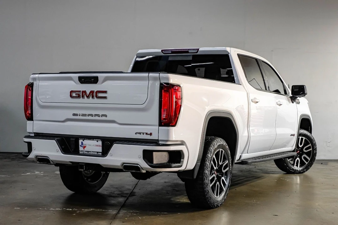 2022 GMC Sierra 5th Gen - Image 11 of 12