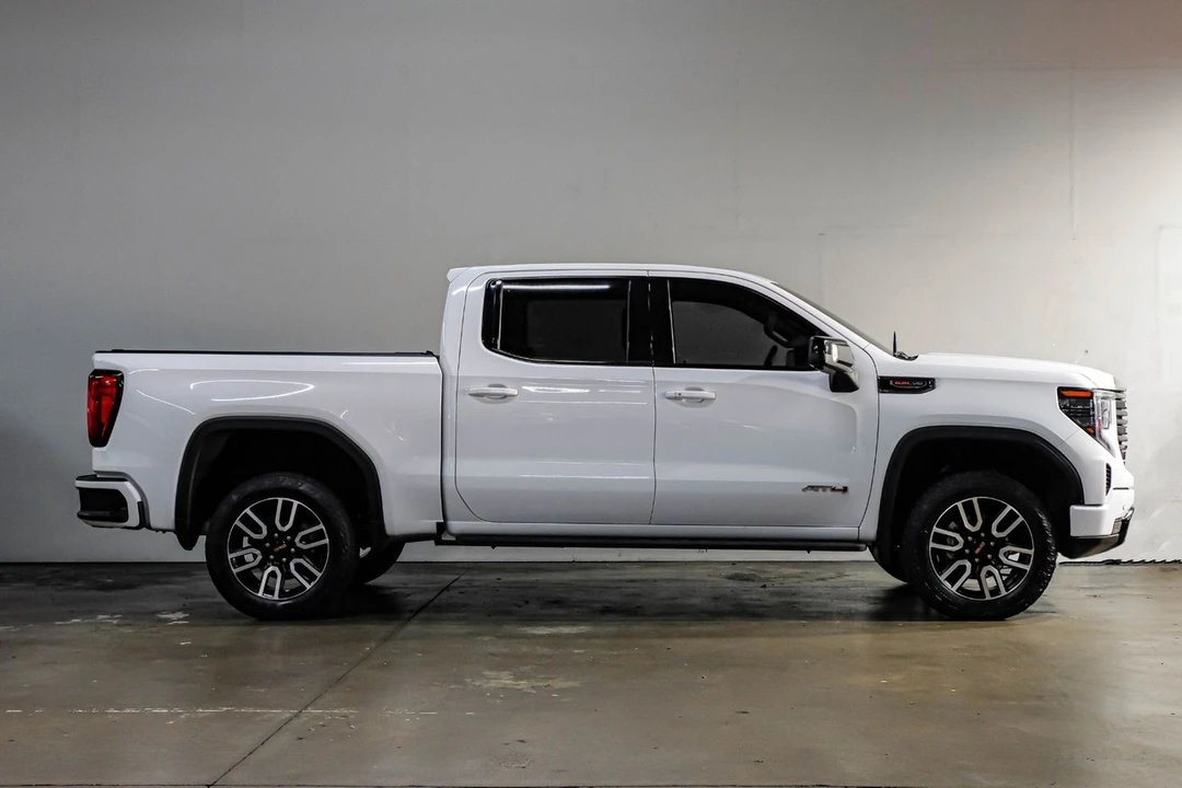 2022 GMC Sierra 5th Gen - Image 10 of 12