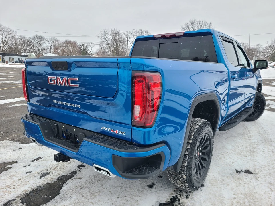 2022 GMC Sierra 5th Gen - Image 5 of 21