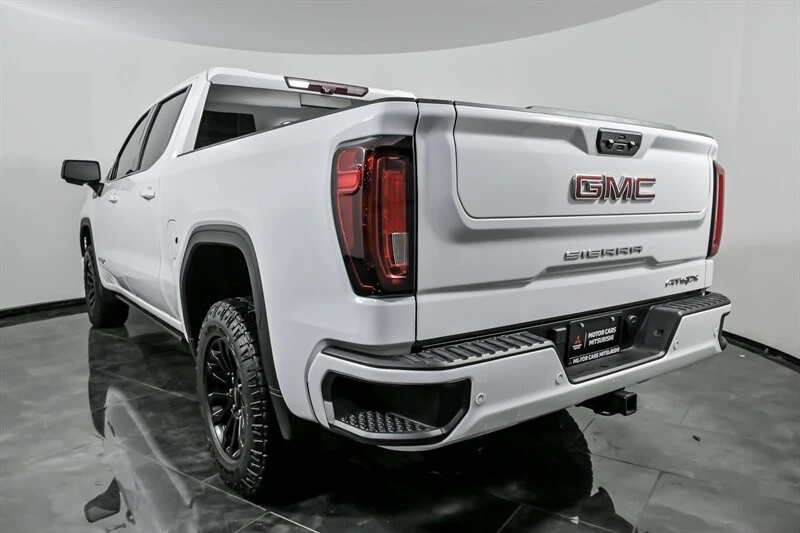 2022 GMC Sierra 5th Gen - Image 8 of 12