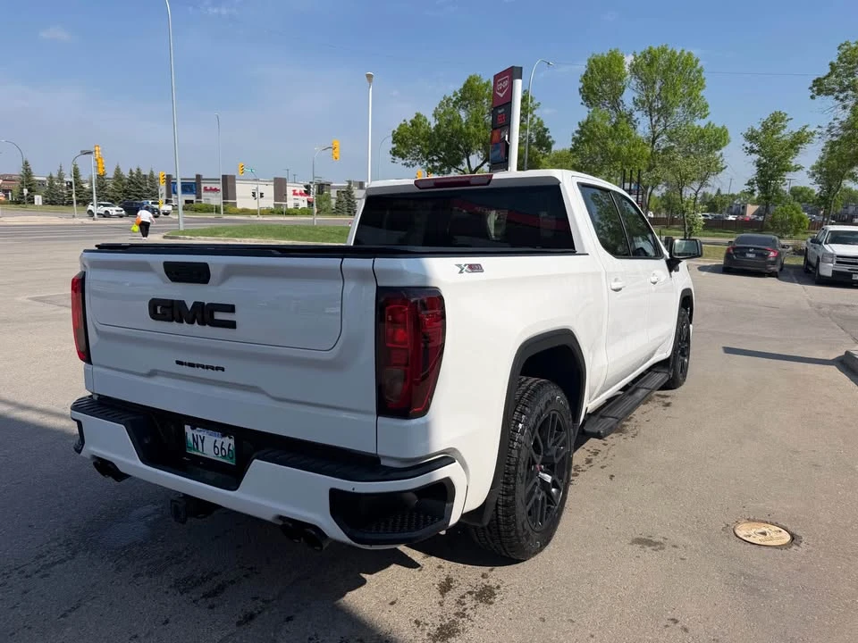 2022 GMC Sierra 5th Gen - Image 3 of 11