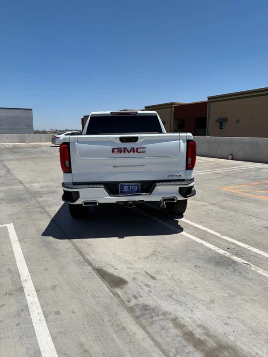 2022 GMC Sierra 5th Gen - Image 2 of 11