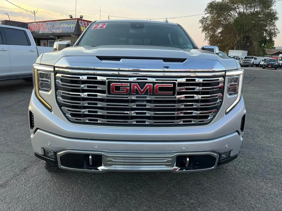 2022 GMC Sierra 5th Gen - Image 2 of 10