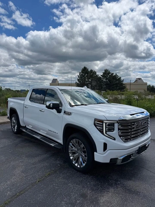 2022 GMC Sierra 5th Gen - Image 3 of 11
