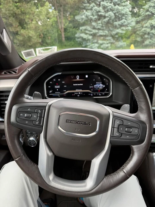 2022 GMC Sierra 5th Gen - Image 10 of 11