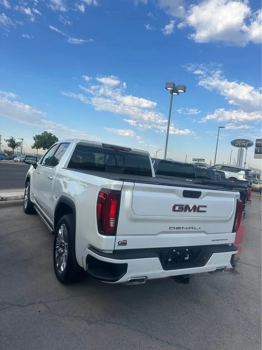 2022 GMC Sierra 5th Gen - Image 3 of 8