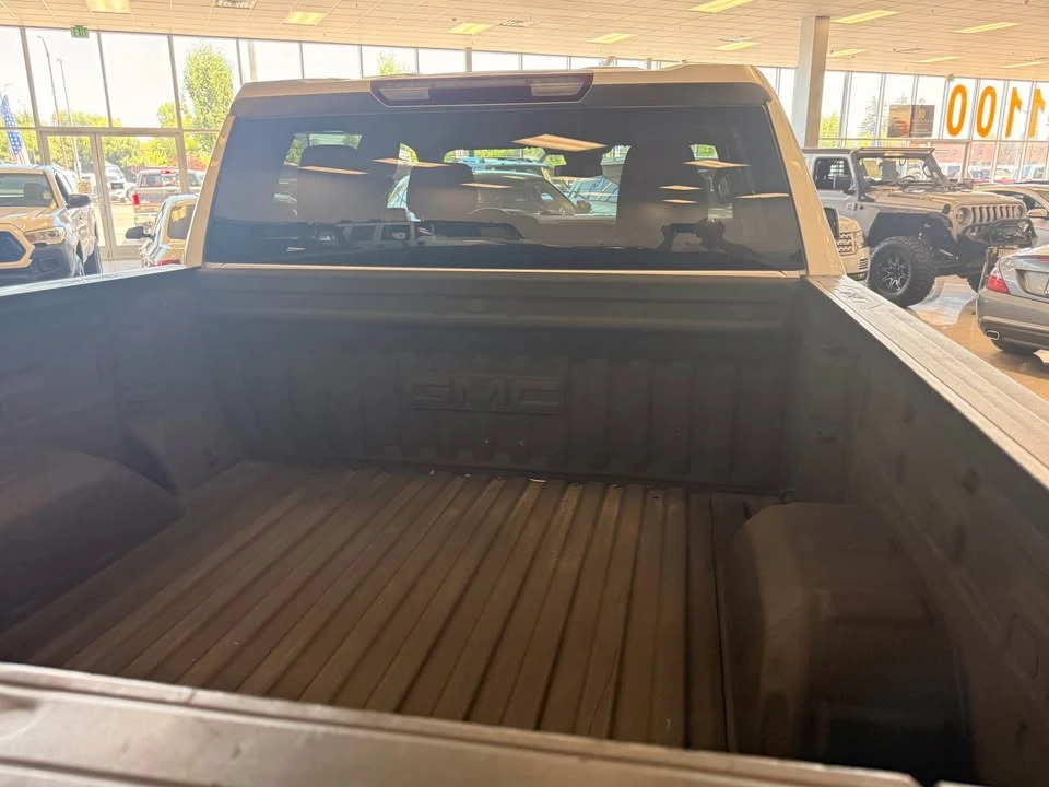 2022 GMC Sierra 5th Gen - Image 8 of 17