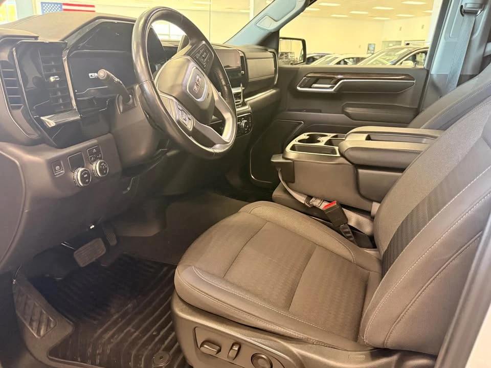2022 GMC Sierra 5th Gen - Image 9 of 17