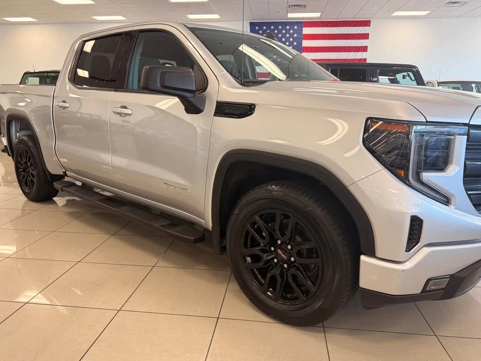 2022 GMC Sierra 5th Gen - Image 2 of 17