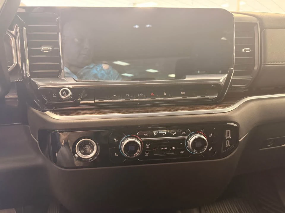 2022 GMC Sierra 5th Gen - Image 12 of 17