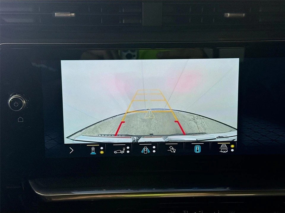 2022 GMC Sierra 5th Gen - Image 8 of 21