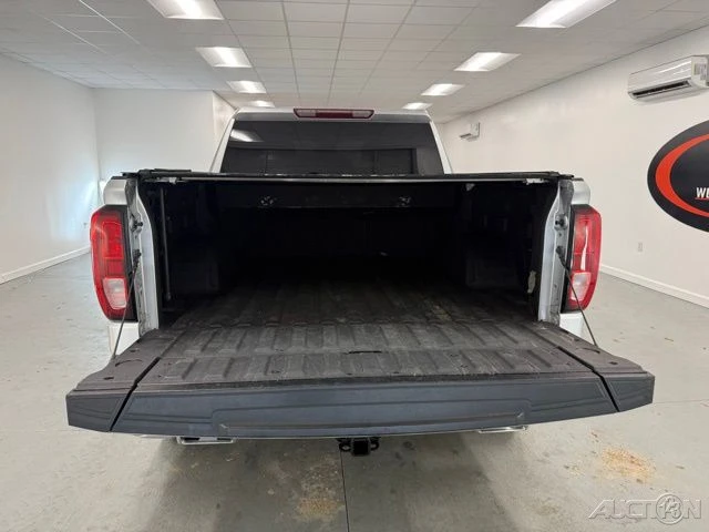 2022 GMC Sierra 5th Gen - Image 9 of 12