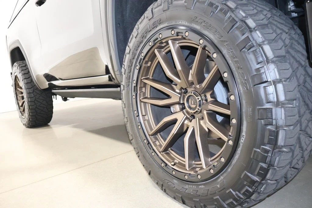 2022 GMC Sierra 5th Gen - Image 15 of 21