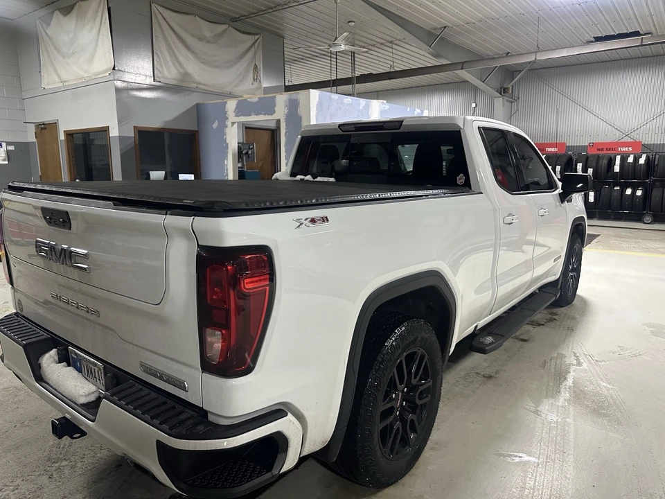 2022 GMC Sierra 5th Gen - Image 8 of 21