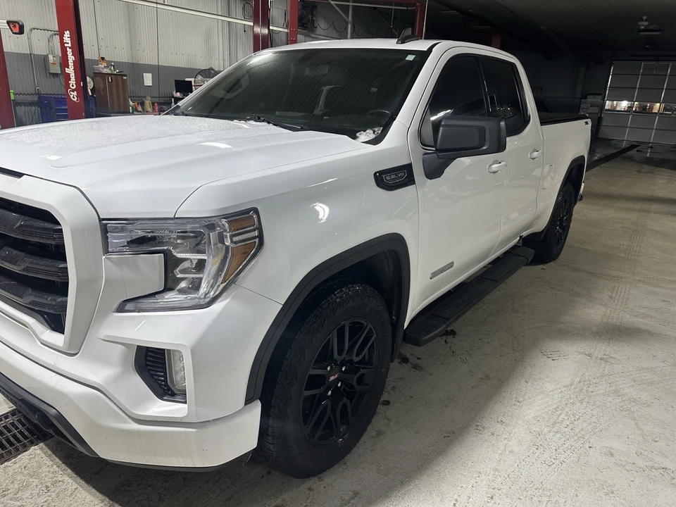 2022 GMC Sierra 5th Gen - Image 2 of 21
