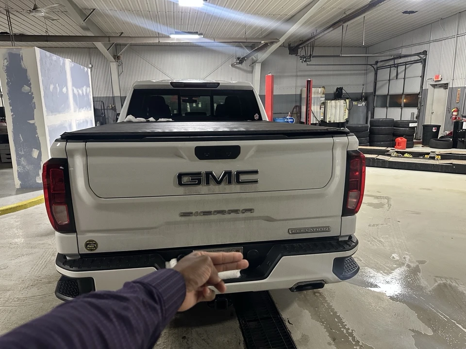 2022 GMC Sierra 5th Gen - Image 7 of 21