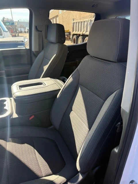 2022 GMC Sierra 4th Gen - Image 9 of 13