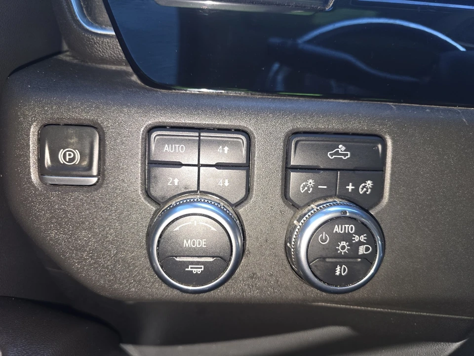 2022 GMC Sierra 5th Gen - Image 9 of 15