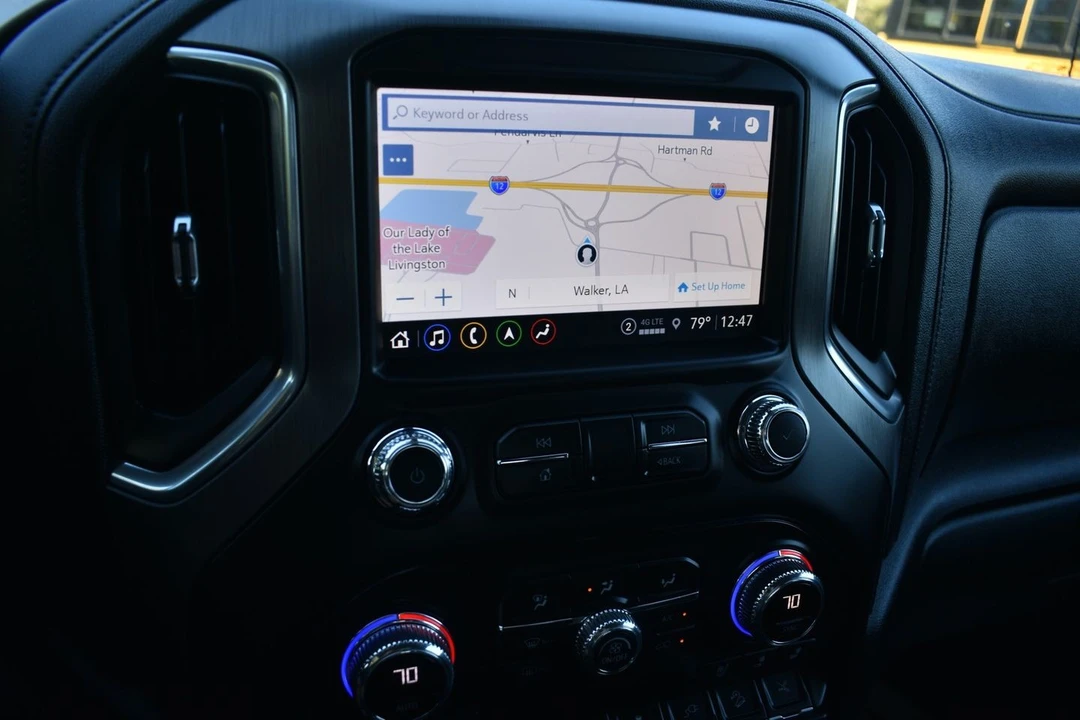 2022 GMC Sierra 5th Gen - Image 15 of 21