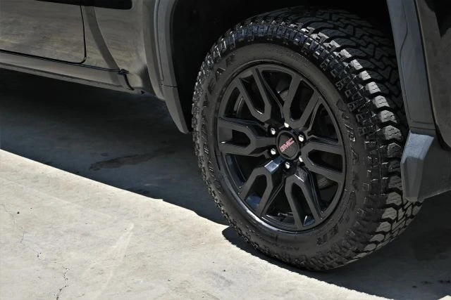 2022 GMC Sierra 5th Gen - Image 9 of 23