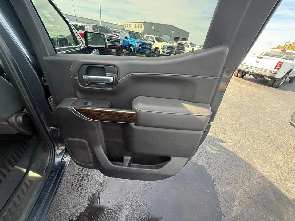 2022 GMC Sierra 5th Gen - Image 17 of 21