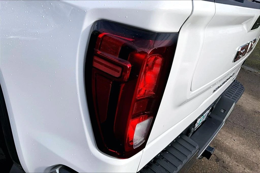 2022 GMC Sierra 5th Gen - Image 29 of 31