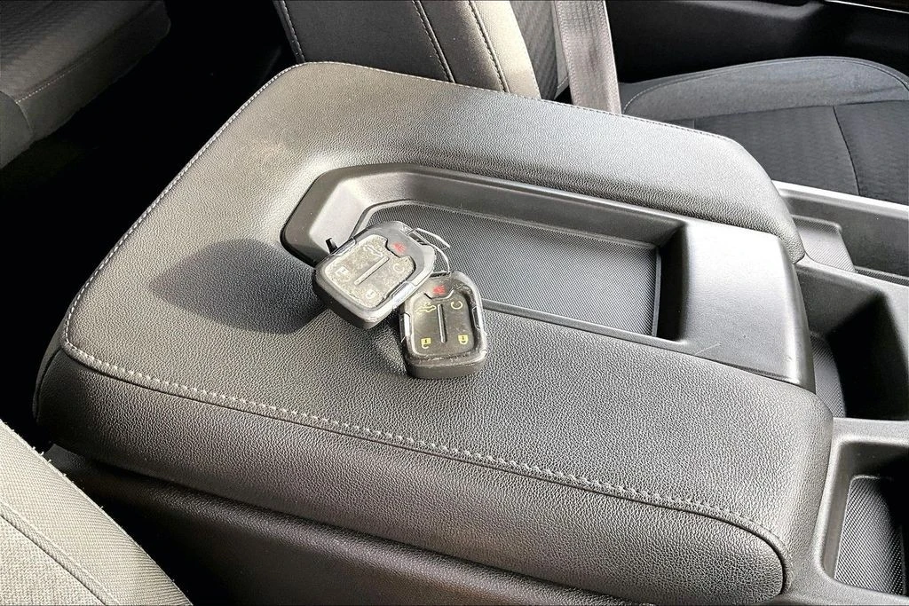 2022 GMC Sierra 5th Gen - Image 16 of 31