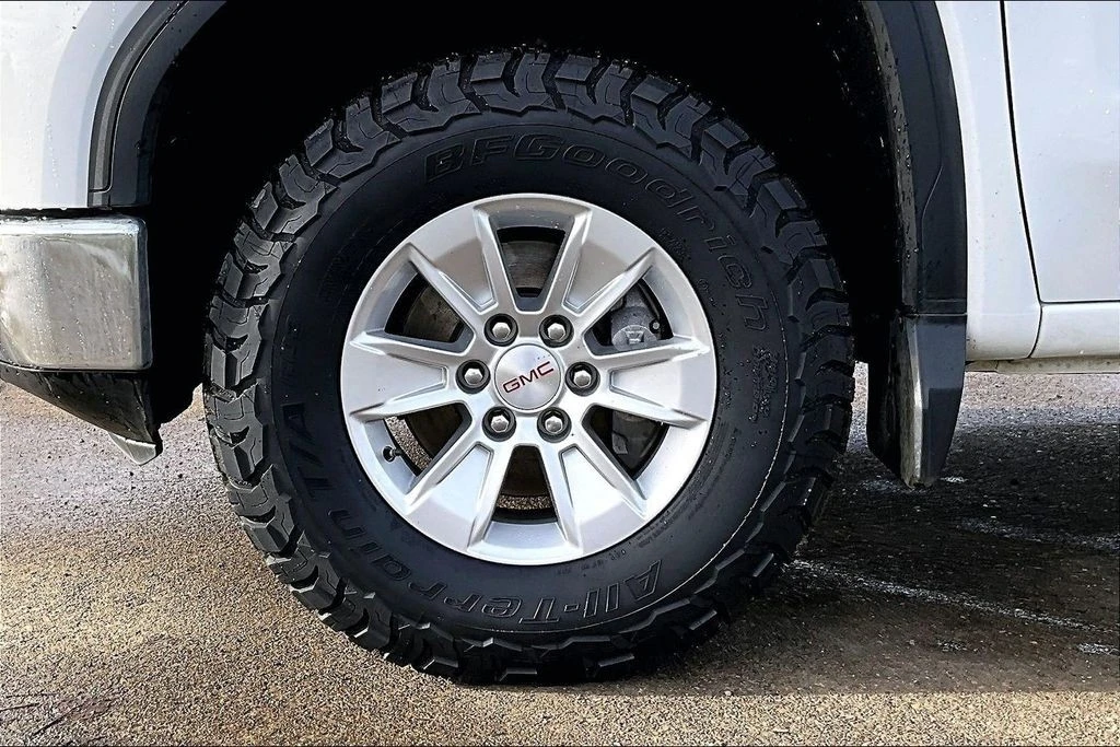 2022 GMC Sierra 5th Gen - Image 12 of 31
