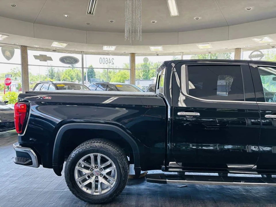 2022 GMC Sierra 5th Gen - Image 7 of 31